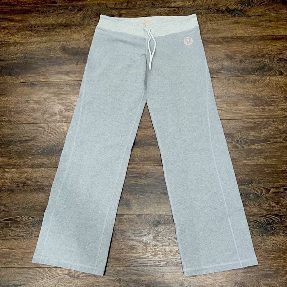 Lululemon straight leg pants, low rise, size 8